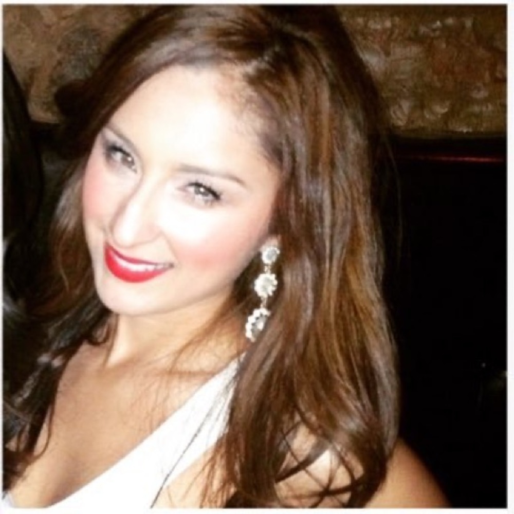 Meet your Posher, Cynthia